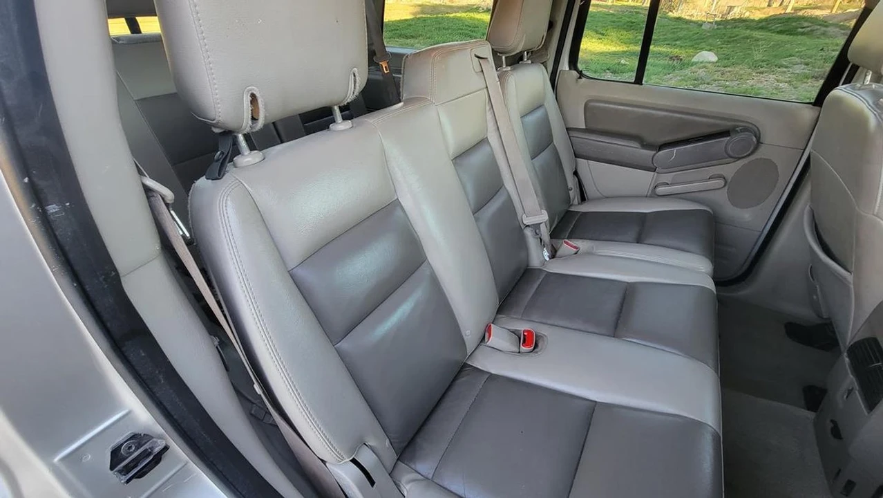 2006 Ford Explorer 4th Gen - Image 19 of 31