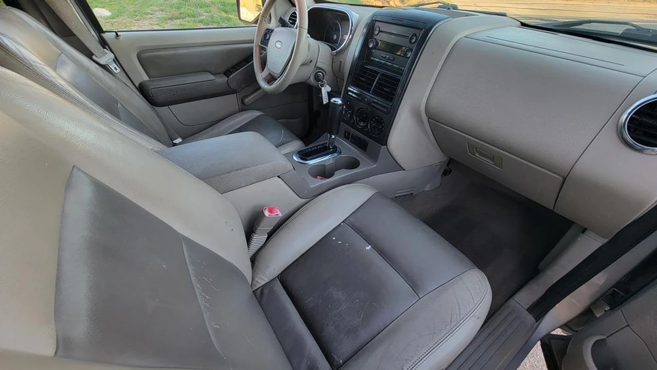 2006 Ford Explorer 4th Gen - Image 10 of 31
