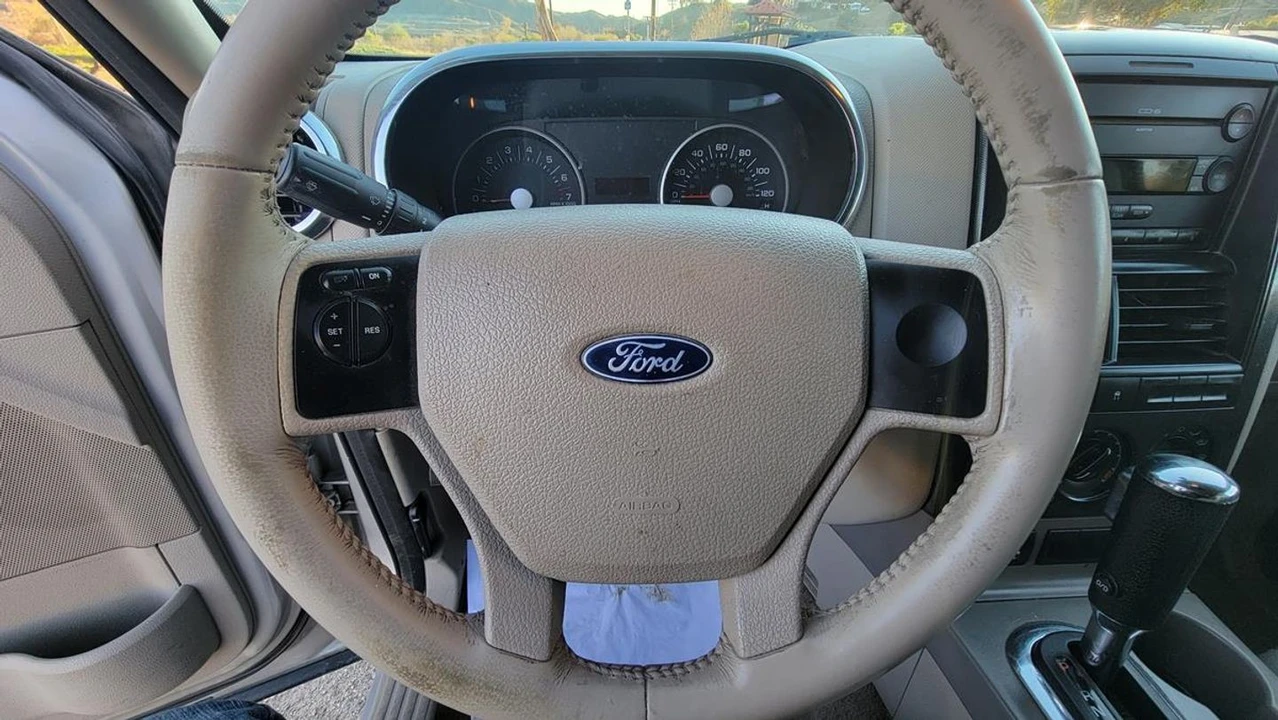 2006 Ford Explorer 4th Gen - Image 27 of 31