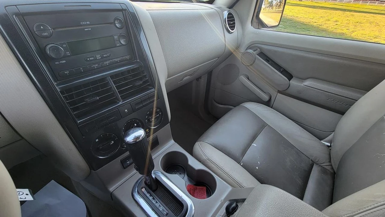 2006 Ford Explorer 4th Gen - Image 22 of 31
