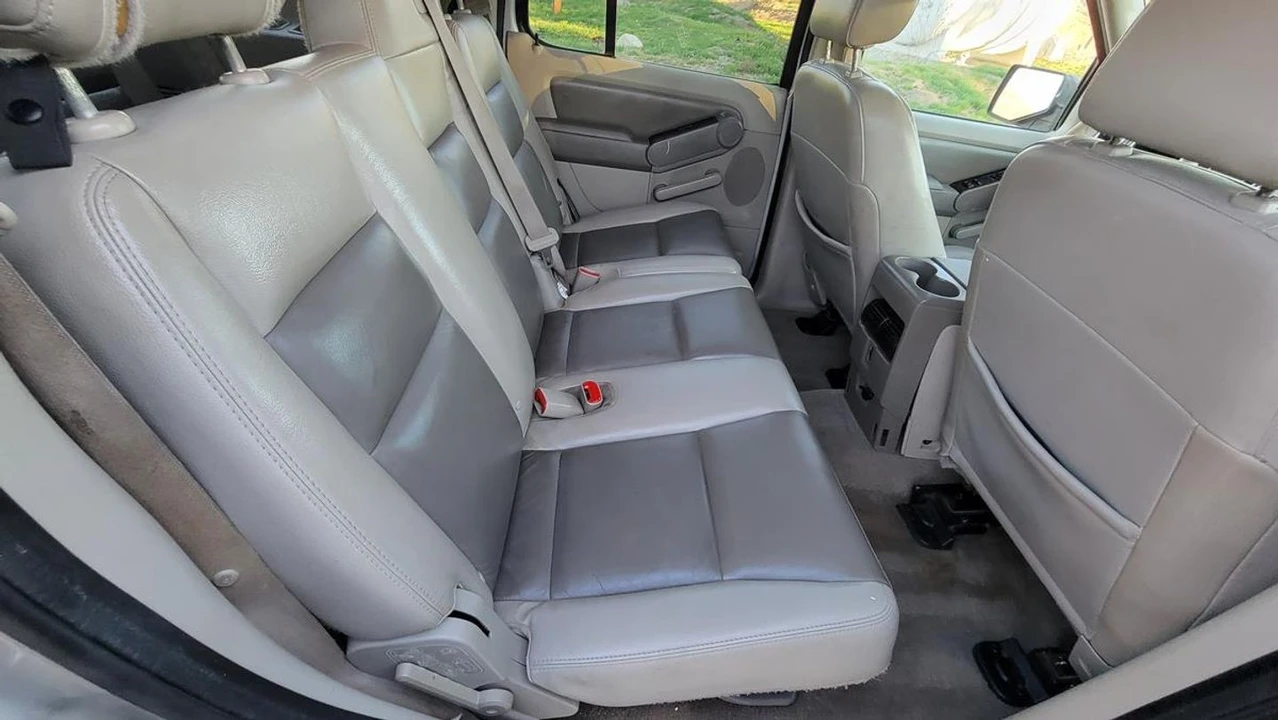2006 Ford Explorer 4th Gen - Image 18 of 31