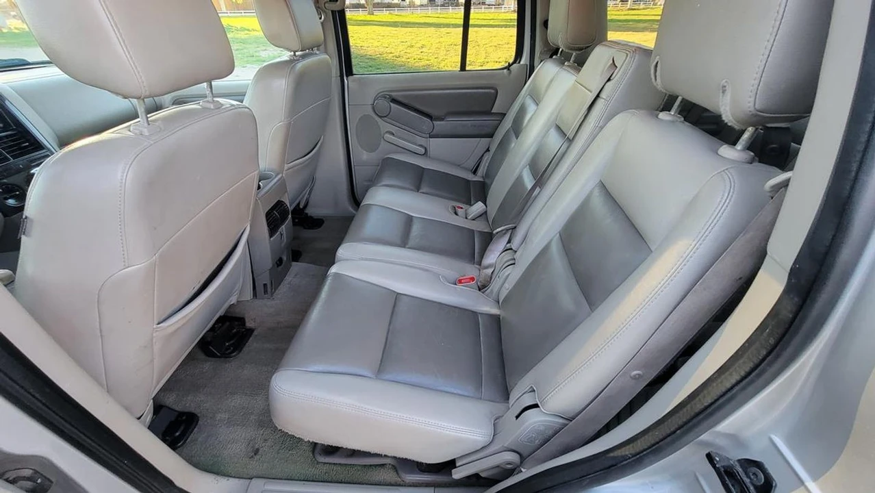 2006 Ford Explorer 4th Gen - Image 17 of 31