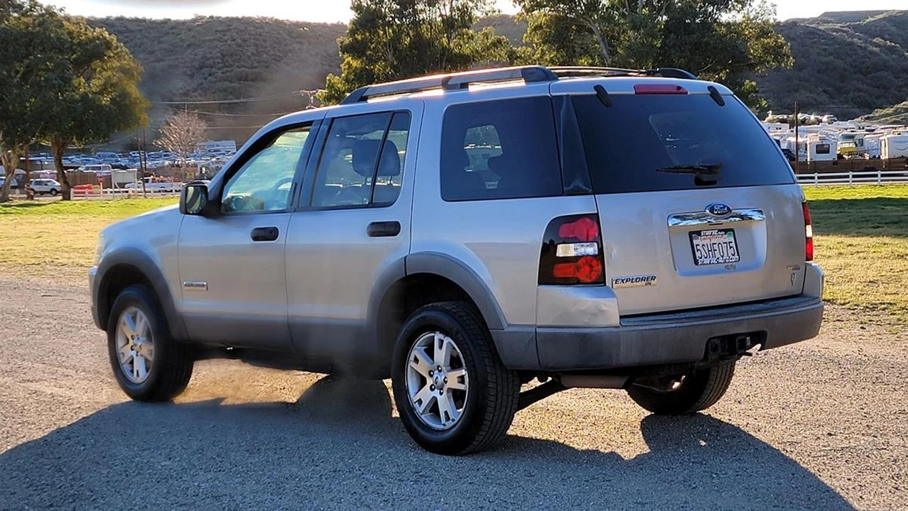 2006 Ford Explorer 4th Gen - Image 6 of 31
