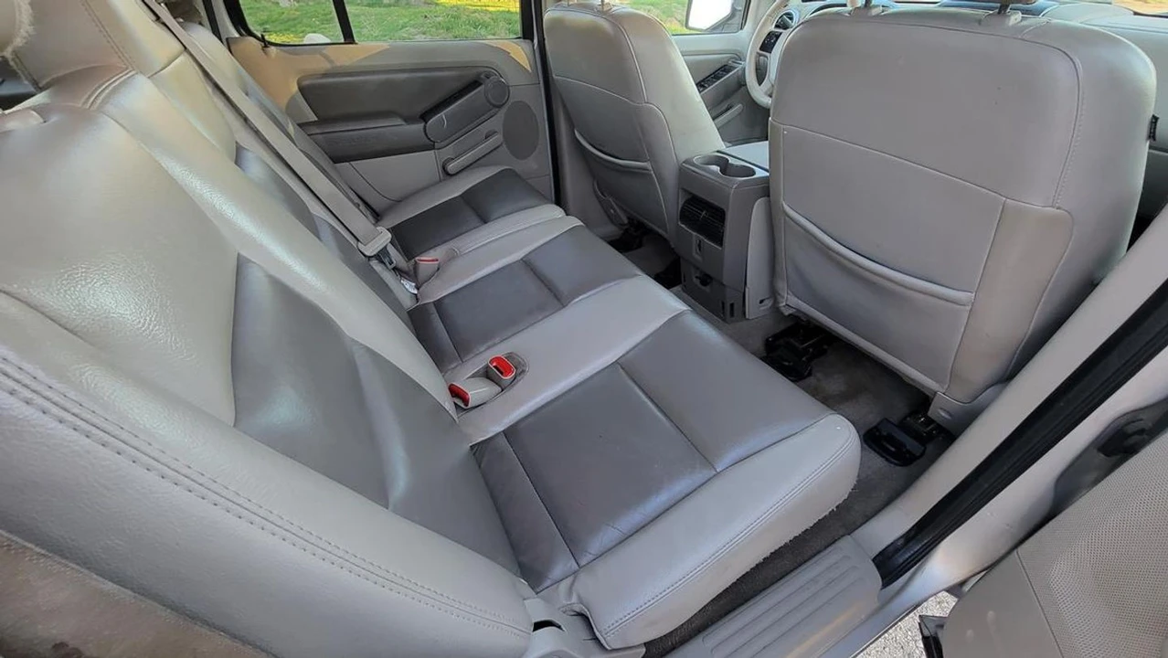 2006 Ford Explorer 4th Gen - Image 16 of 31