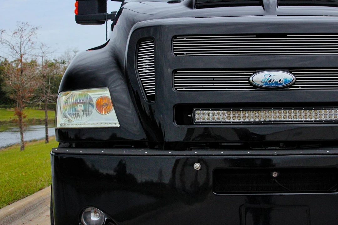 2006 Ford Excursion - Image 20 of 21