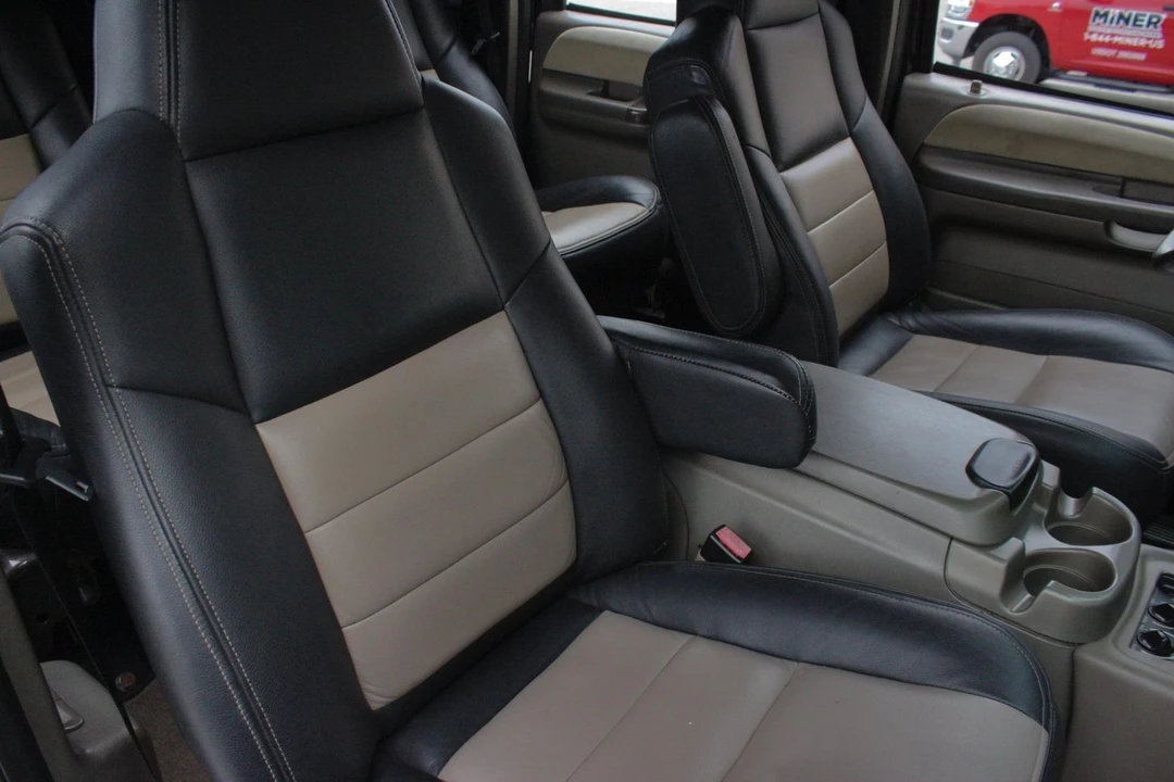 2006 Ford Excursion - Image 12 of 21