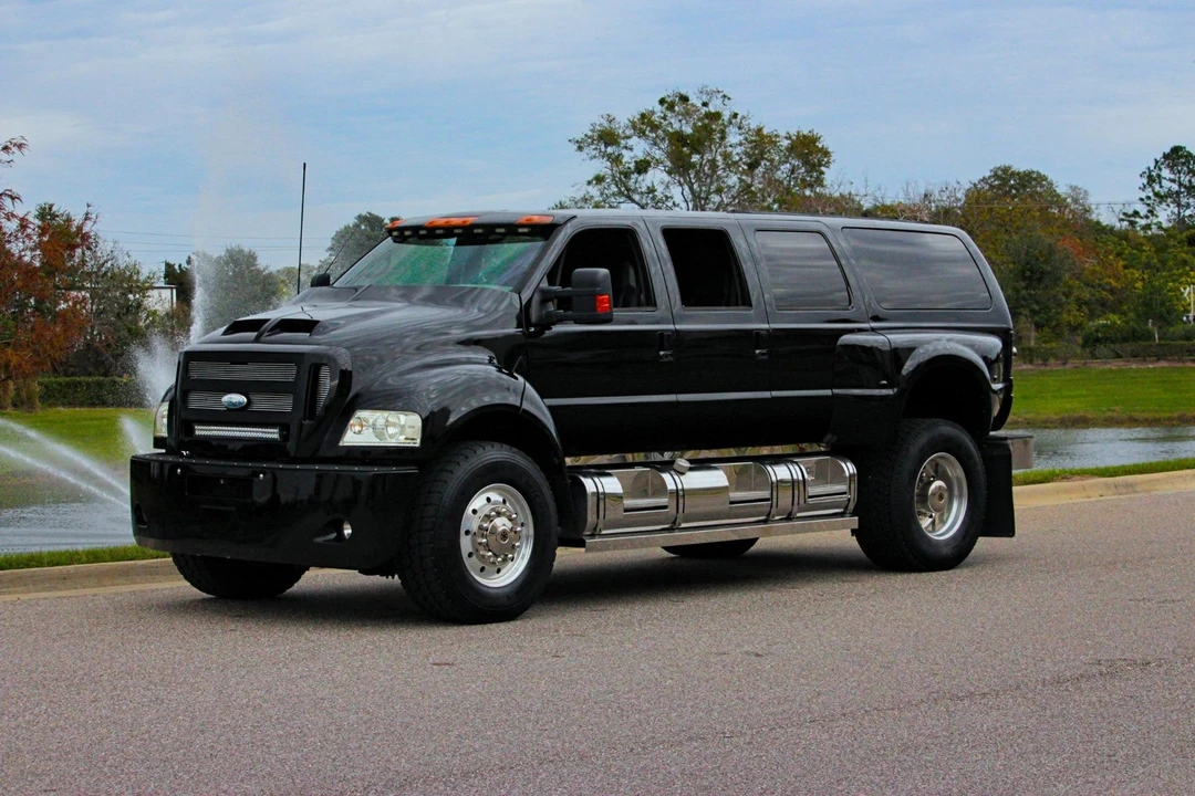 2006 Ford Excursion - Image 18 of 21