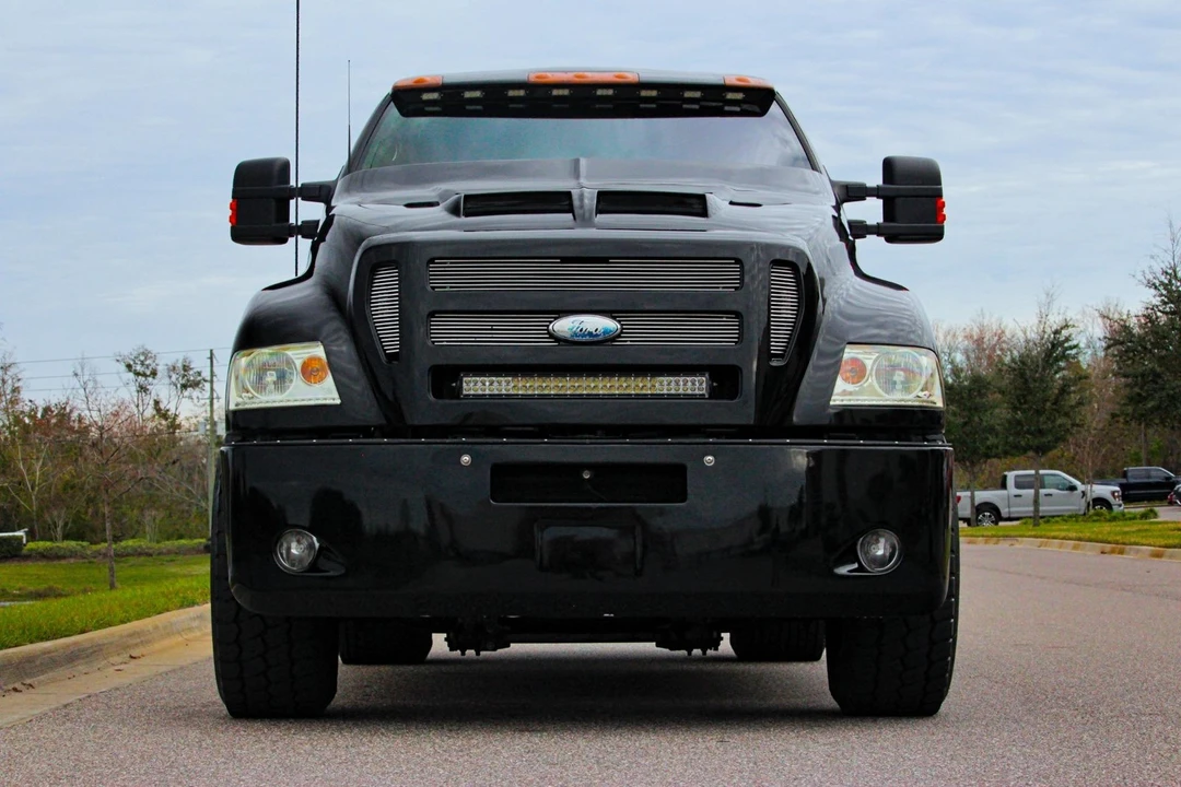 2006 Ford Excursion - Image 19 of 21