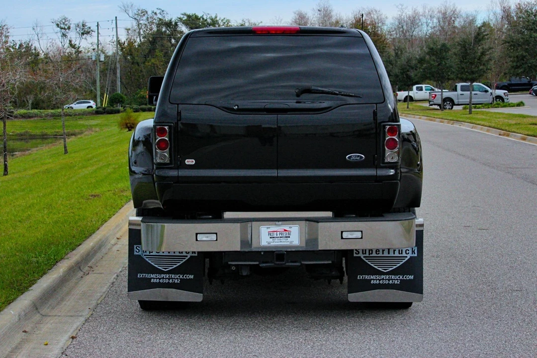 2006 Ford Excursion - Image 5 of 21