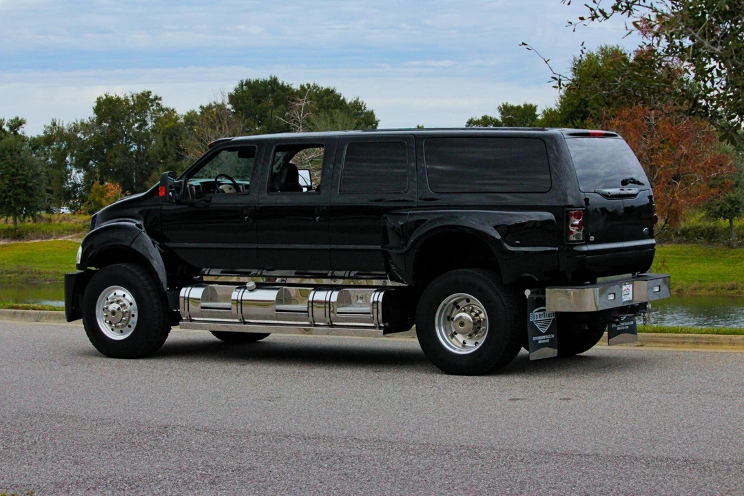 2006 Ford Excursion - Image 14 of 21