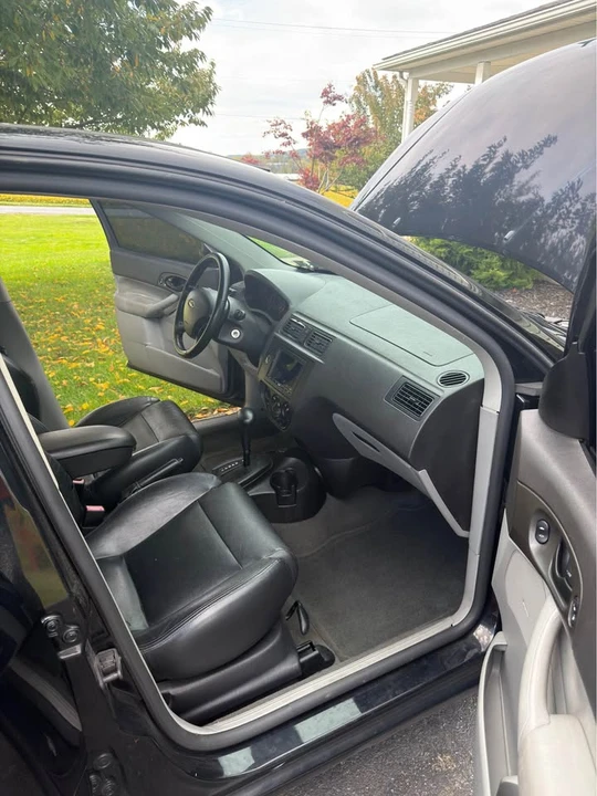 2006 Ford Focus 2nd Gen - Image 6 of 17