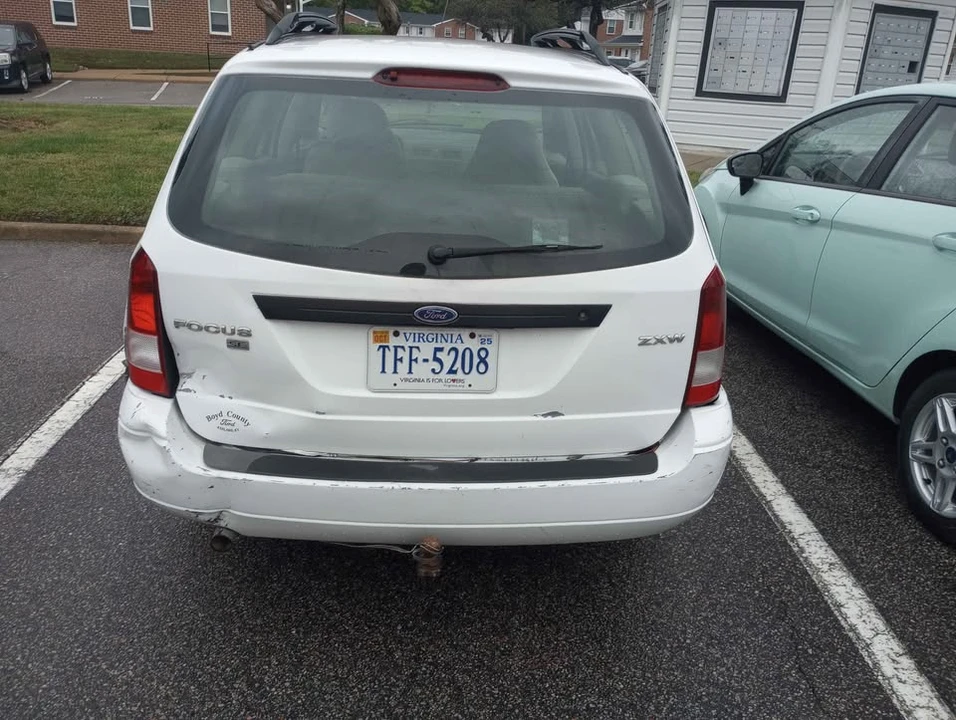 2006 Ford Focus 2nd Gen - Image 5 of 12