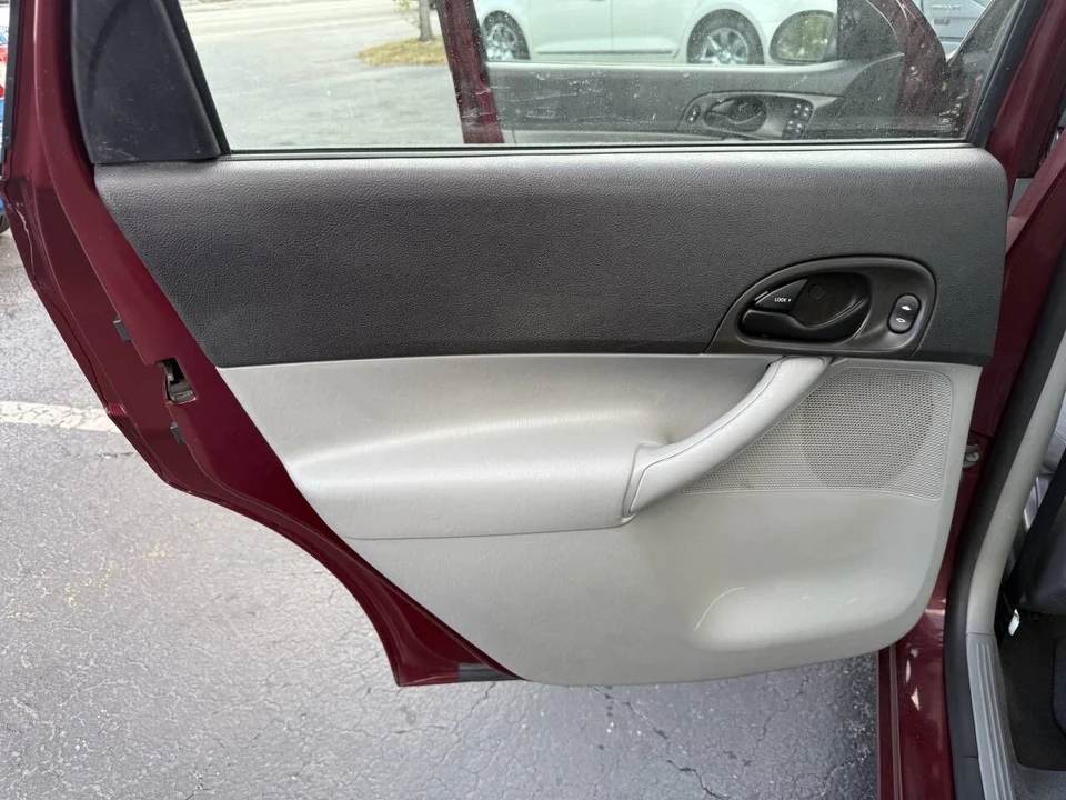 2006 Ford Focus 2nd Gen - Image 14 of 21
