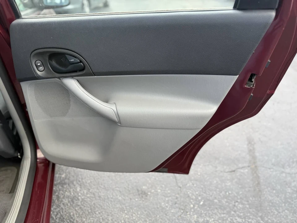 2006 Ford Focus 2nd Gen - Image 21 of 21