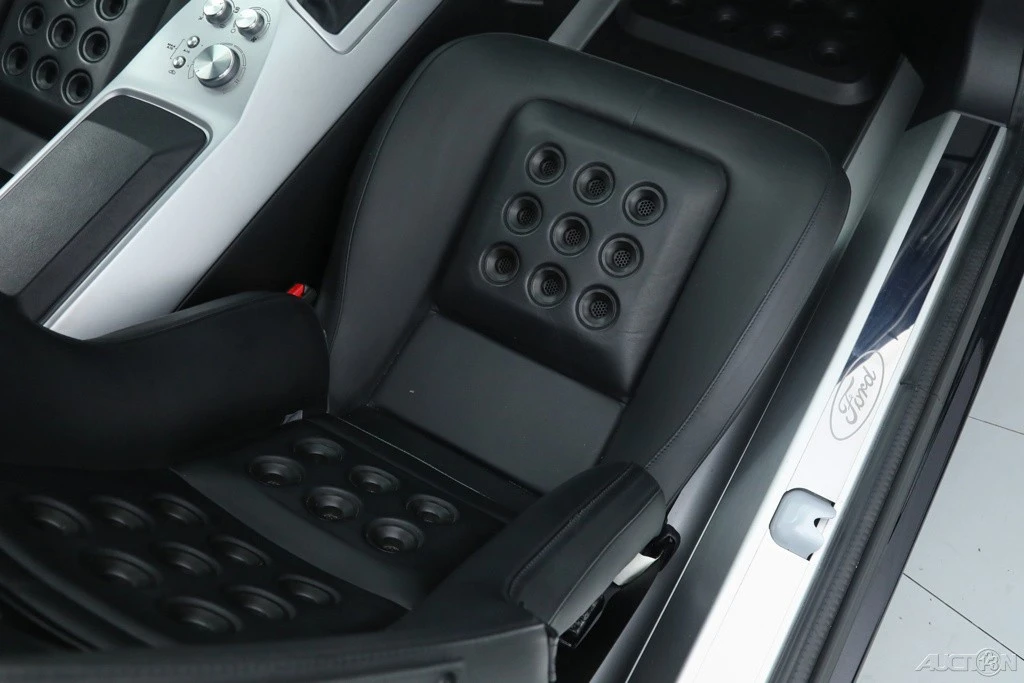 2006 Ford GT 1st Gen - Image 19 of 21