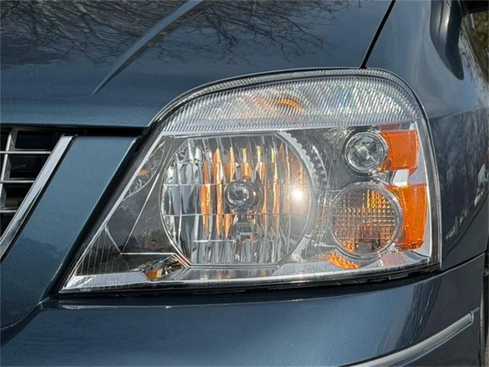 2006 Ford - Image 11 of 31