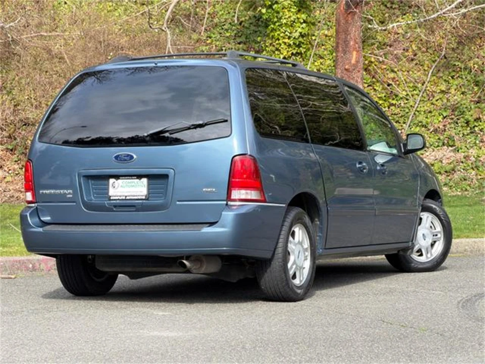 2006 Ford - Image 2 of 31