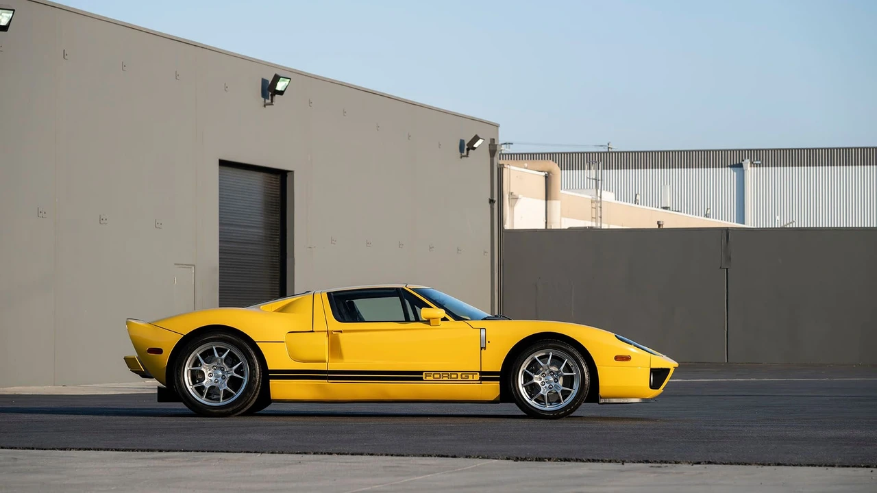 2006 Ford GT 1st Gen - Image 11 of 31