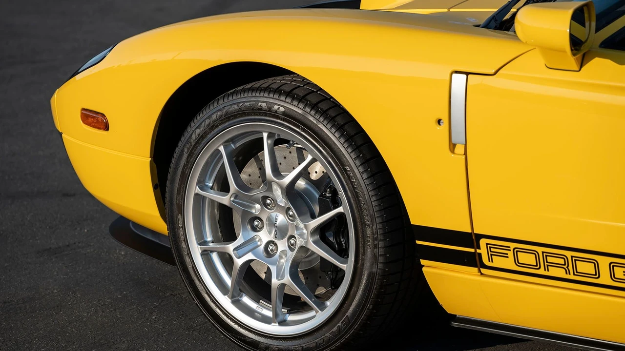 2006 Ford GT 1st Gen - Image 25 of 31