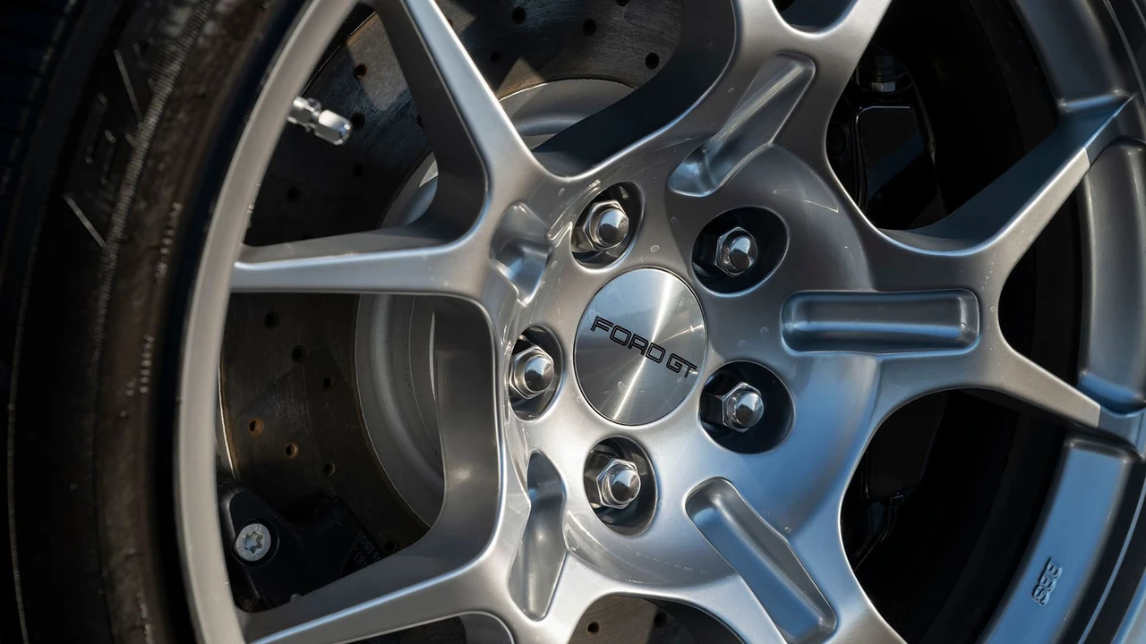 2006 Ford GT 1st Gen - Image 22 of 31