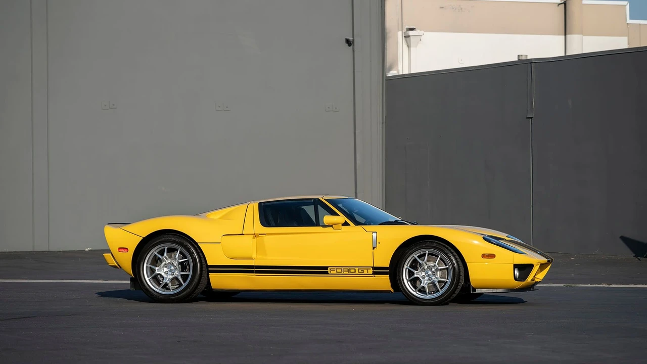 2006 Ford GT 1st Gen - Image 10 of 31