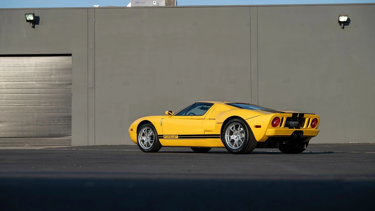 2006 Ford GT 1st Gen - Image 13 of 31