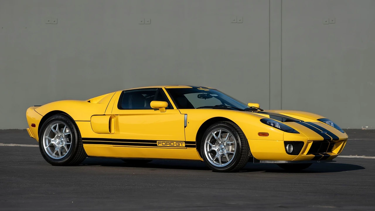 2006 Ford GT 1st Gen - Image 2 of 31