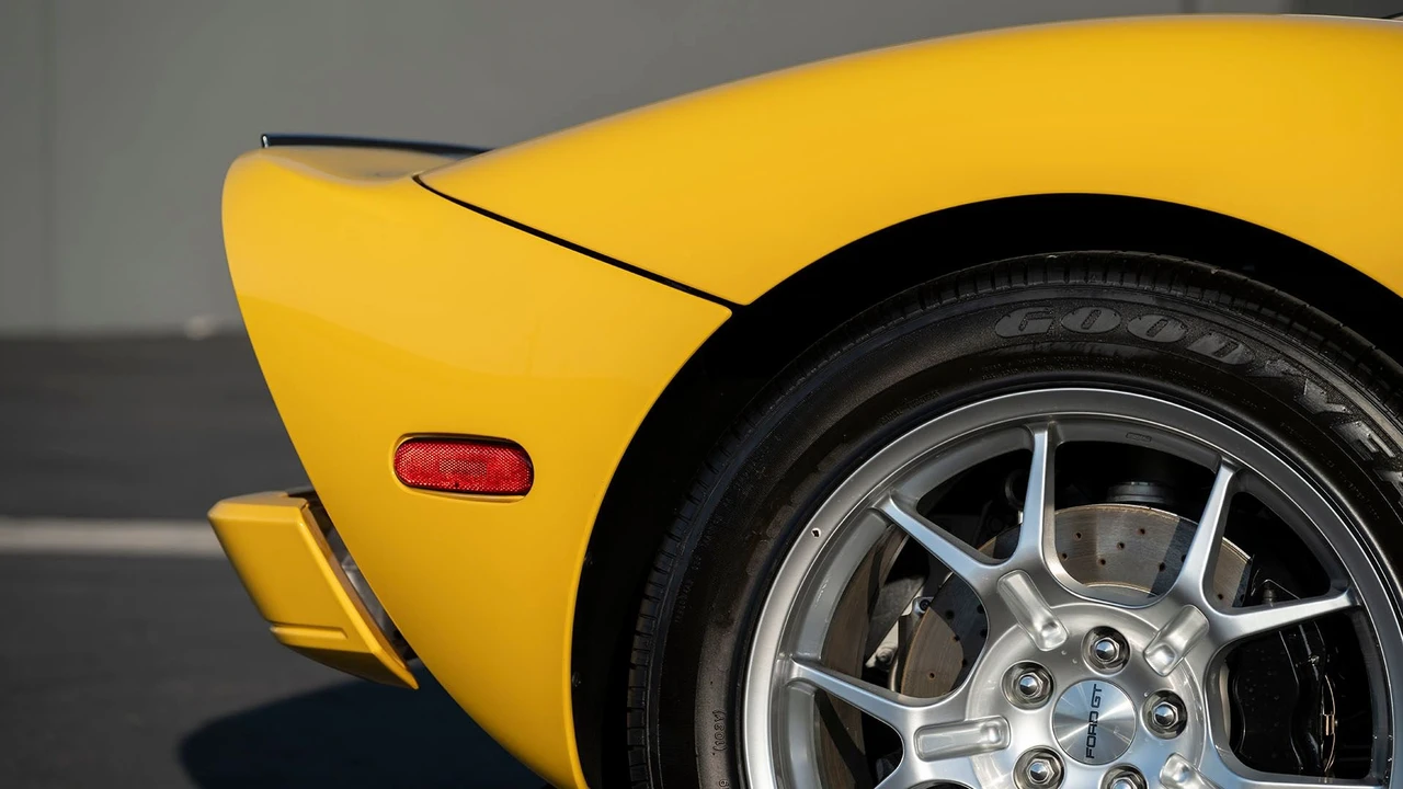2006 Ford GT 1st Gen - Image 18 of 31