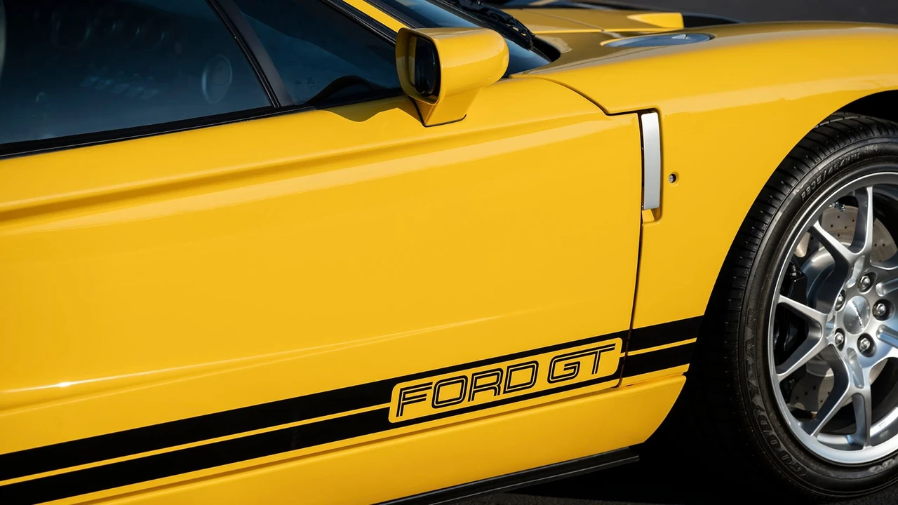 2006 Ford GT 1st Gen - Image 16 of 31