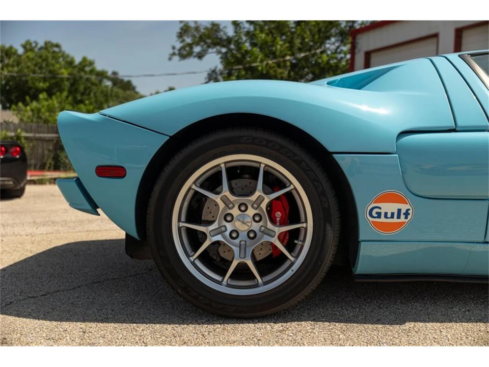 2006 Ford GT 1st Gen - Image 17 of 31
