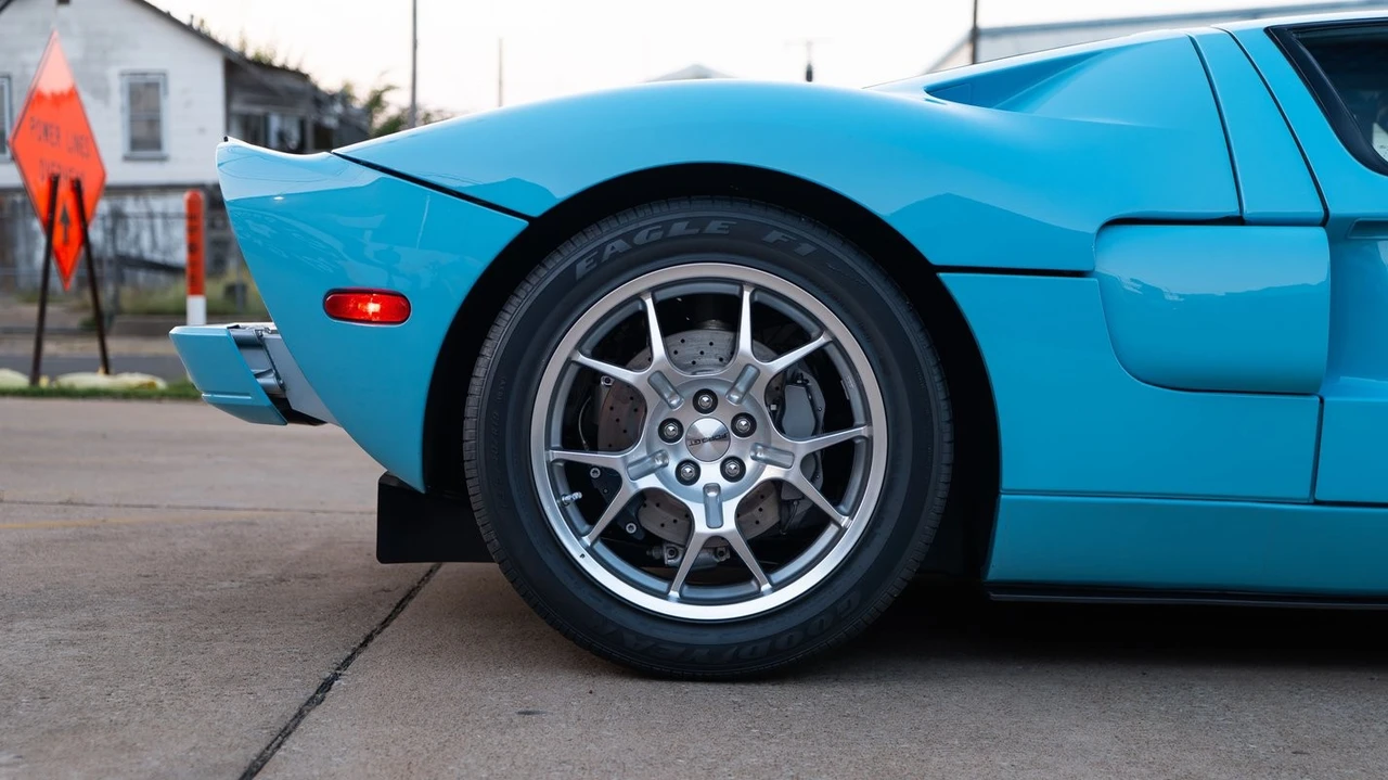 2006 Ford GT 1st Gen - Image 21 of 31