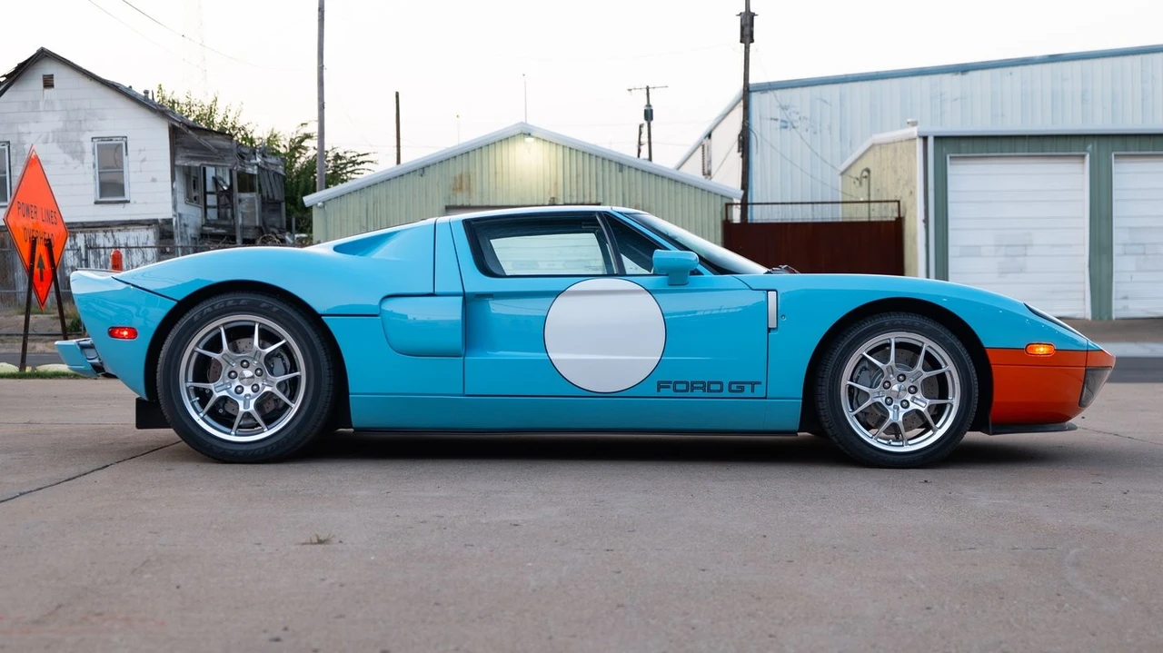 2006 Ford GT 1st Gen - Image 12 of 31