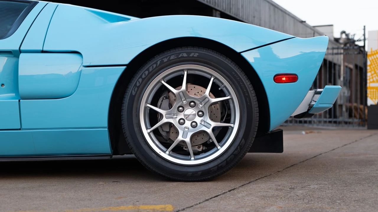 2006 Ford GT 1st Gen - Image 18 of 31