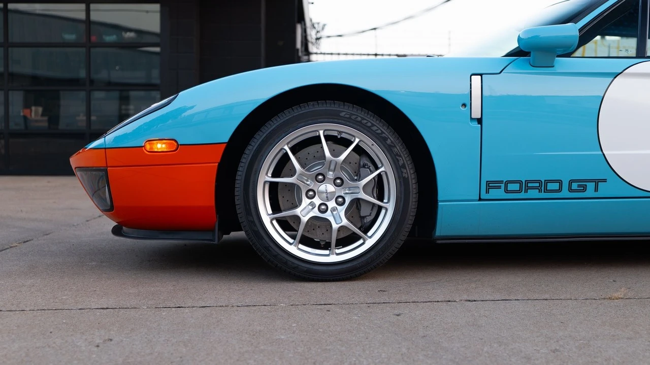 2006 Ford GT 1st Gen - Image 16 of 31