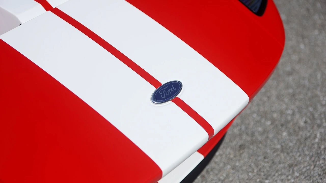 2006 Ford GT 1st Gen - Image 15 of 31