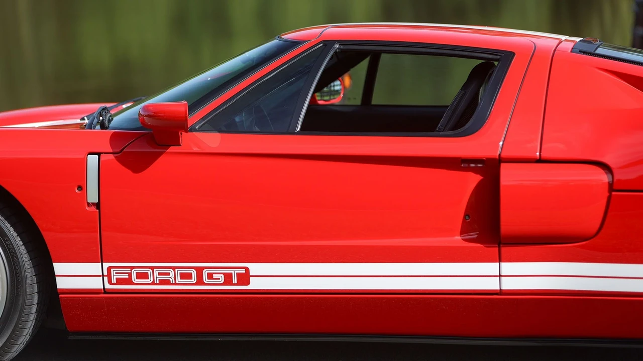 2006 Ford GT 1st Gen - Image 27 of 31