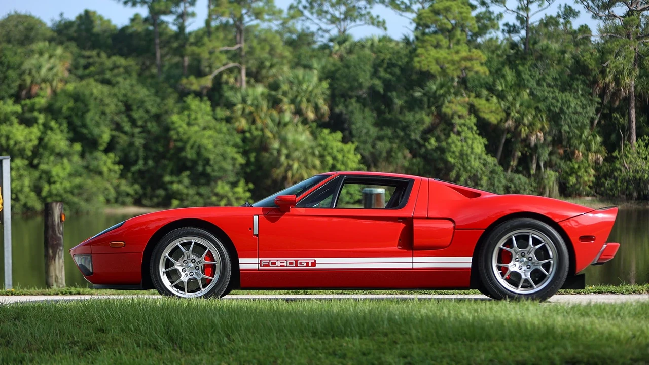 2006 Ford GT 1st Gen - Image 17 of 31
