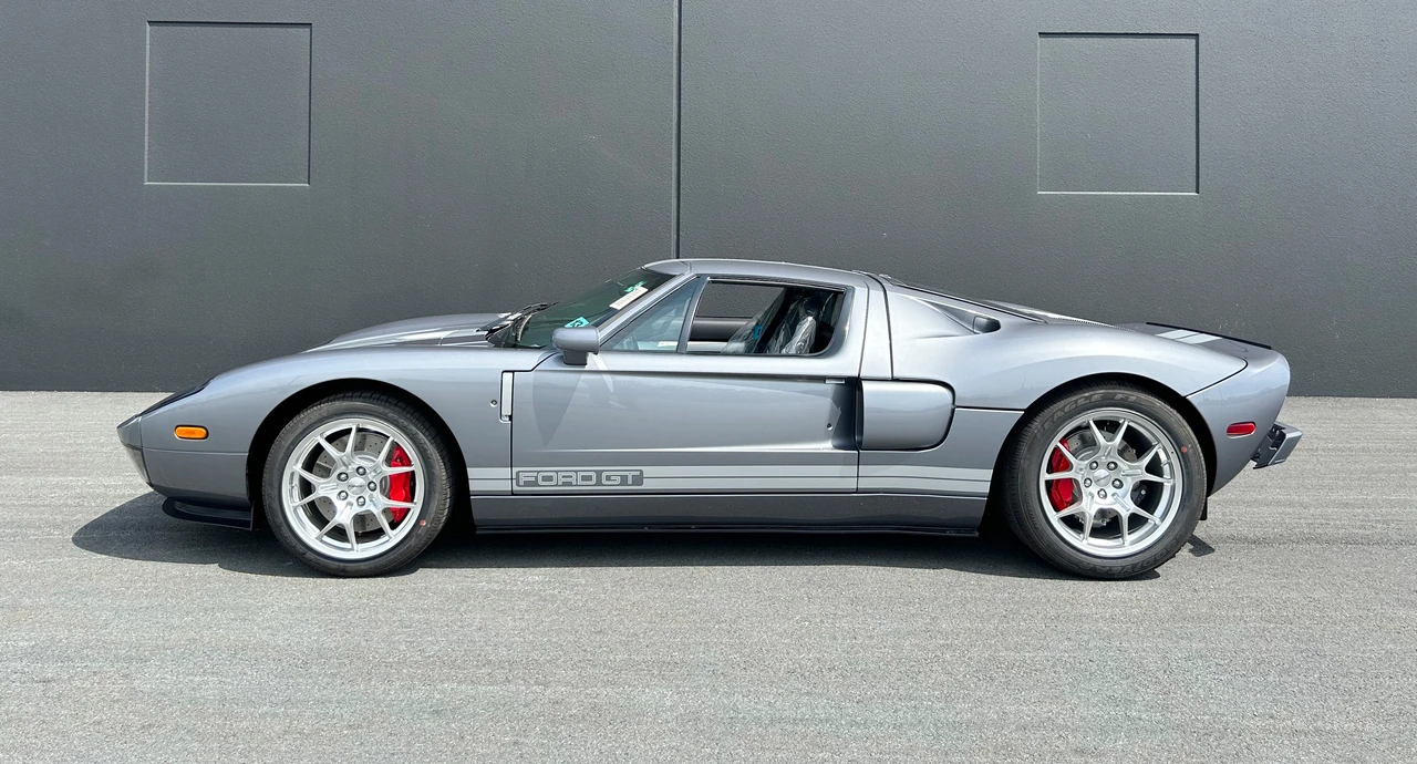 2006 Ford GT 1st Gen - Image 2 of 6