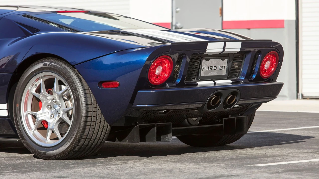 2006 Ford GT 1st Gen - Image 18 of 31
