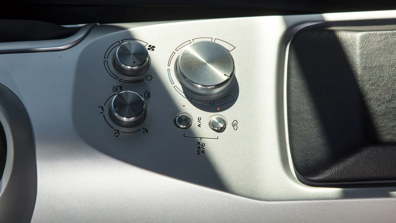 2006 Ford GT 1st Gen - Image 29 of 31