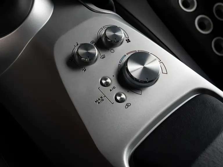 2006 Ford GT 1st Gen - Image 15 of 31