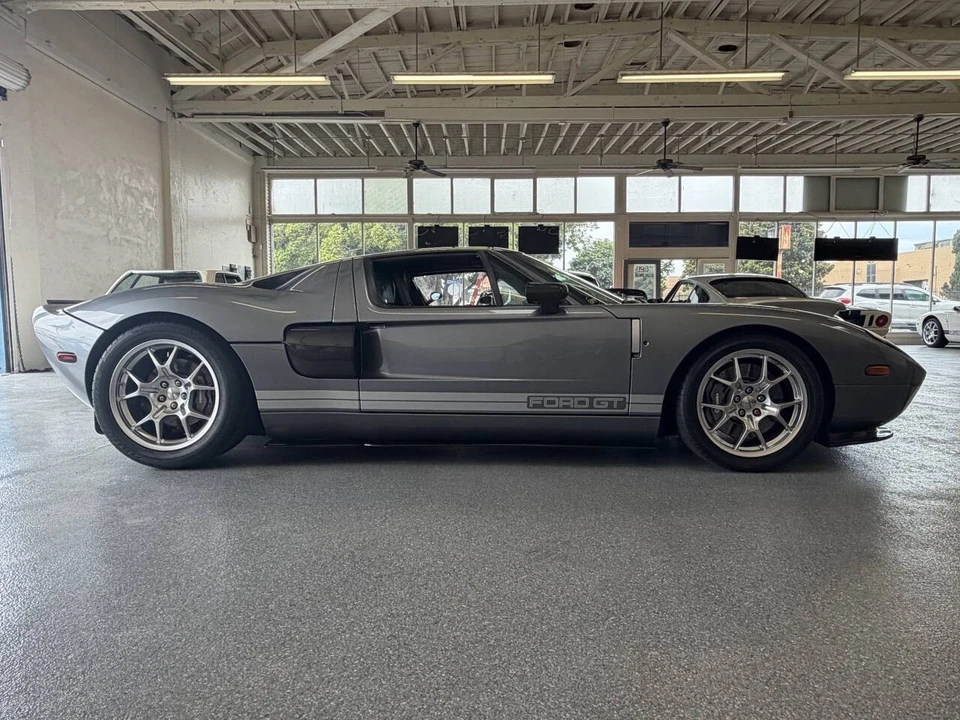 2006 Ford GT 1st Gen - Image 15 of 31