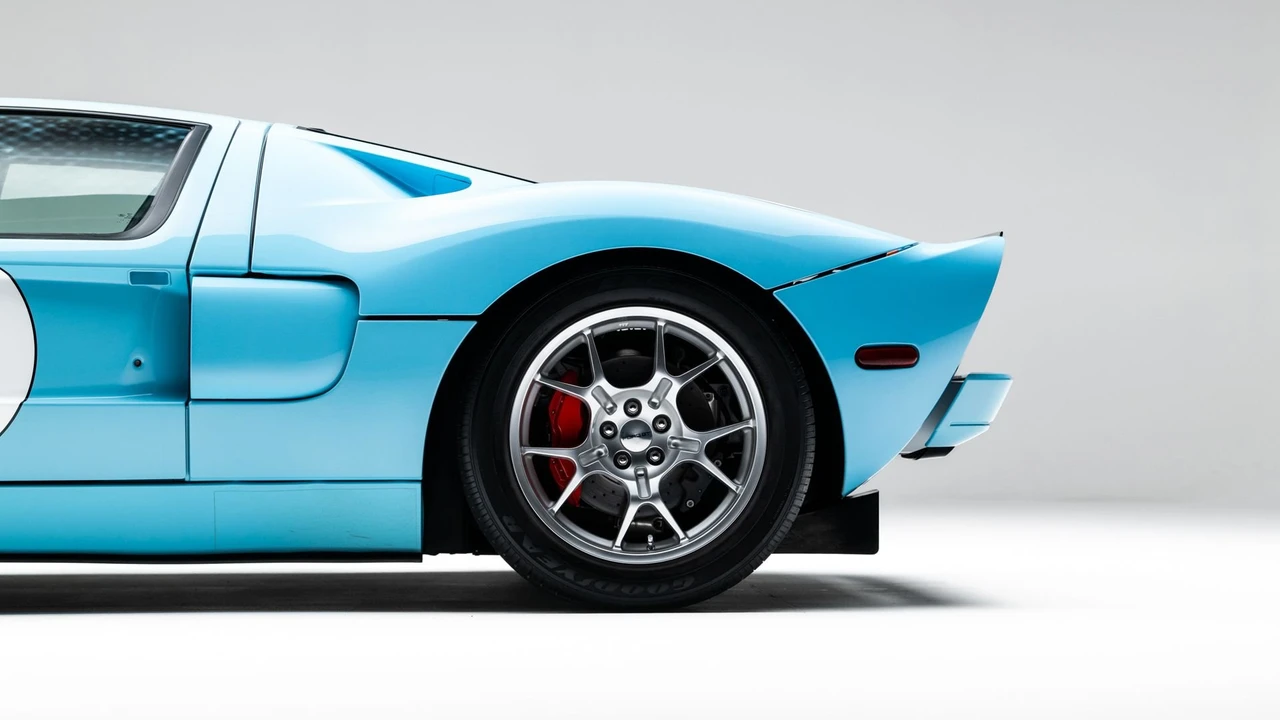 2006 Ford GT 1st Gen - Image 15 of 31