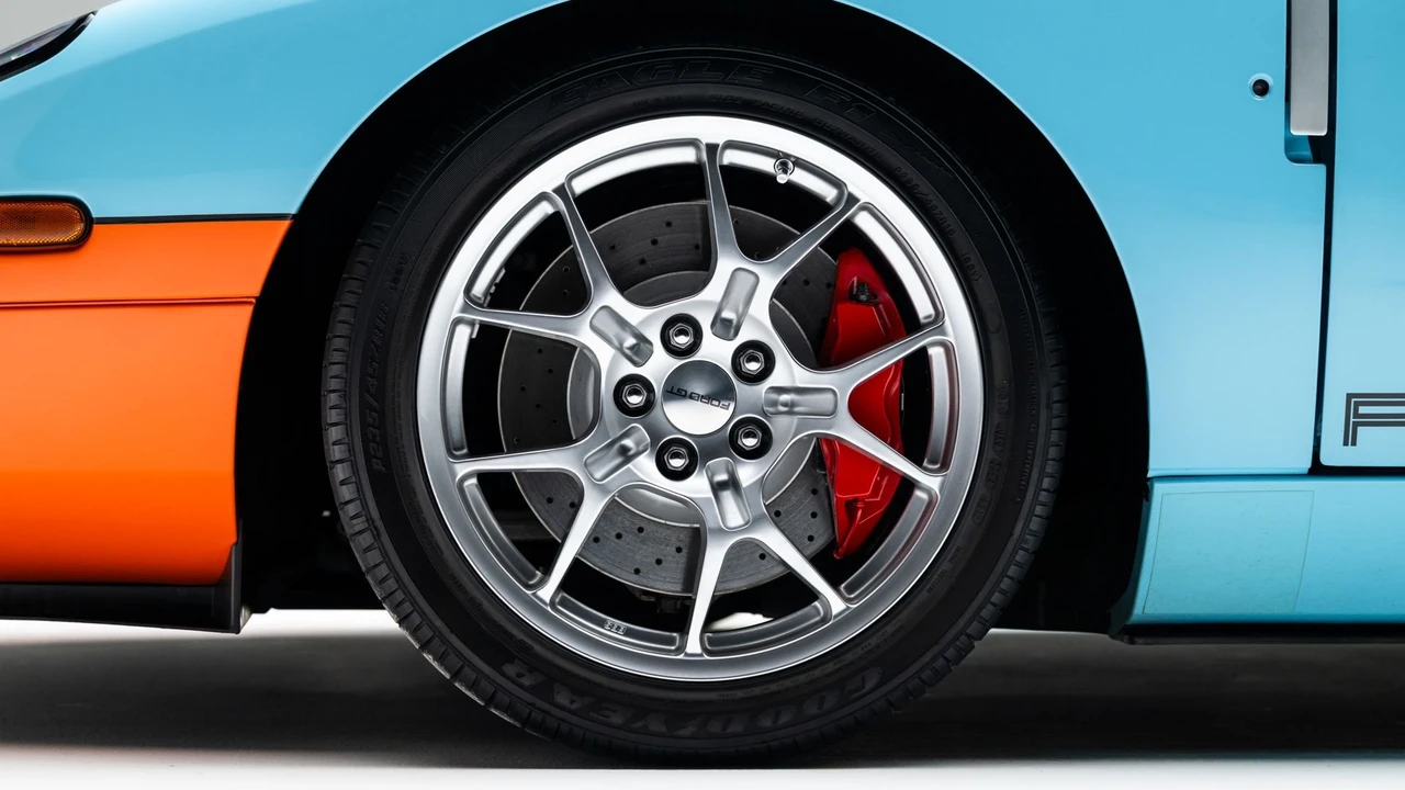 2006 Ford GT 1st Gen - Image 25 of 31