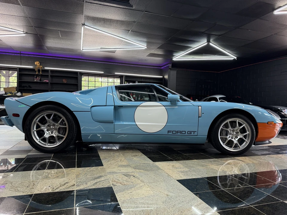 2006 Ford GT 1st Gen - Image 15 of 31