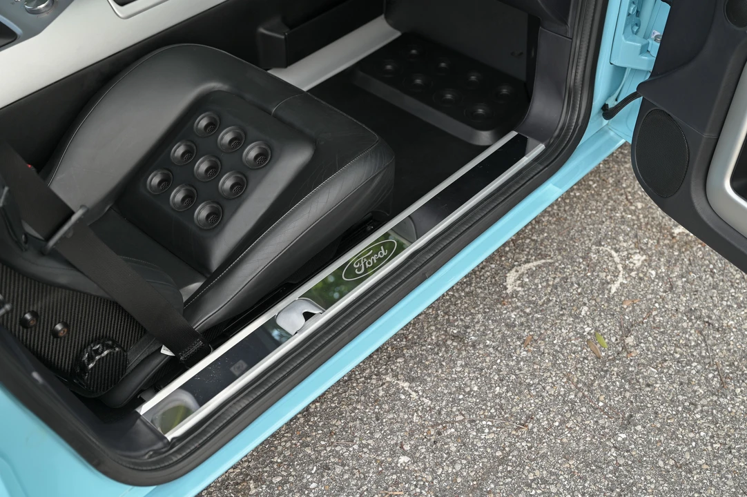 2006 Ford GT 1st Gen - Image 26 of 31