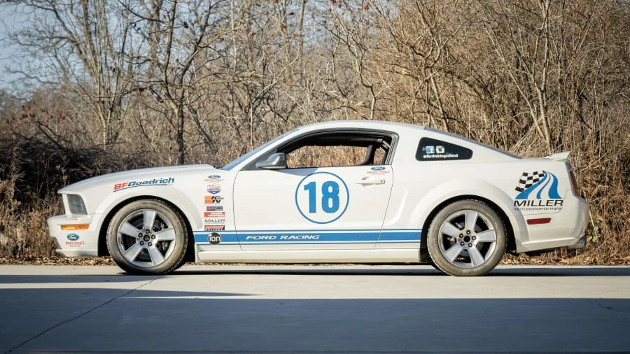 2006 Ford S197 Mustang - Image 2 of 24