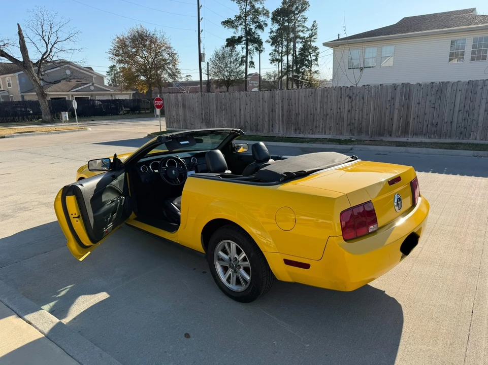 2006 Ford S197 Mustang - Image 2 of 12