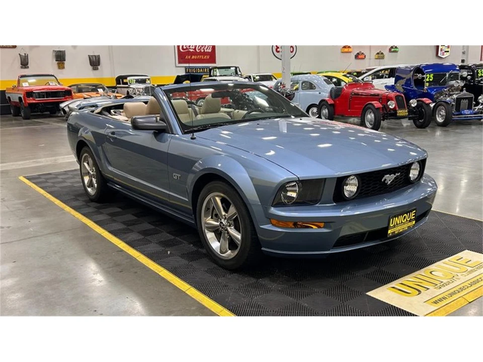 2006 Ford S197 Mustang - Image 2 of 9