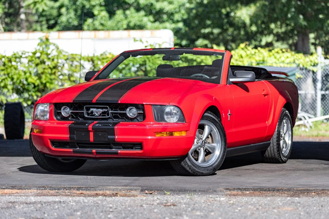 2006 Ford S197 Mustang - Image 2 of 31